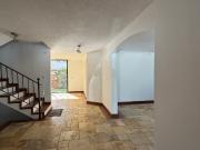 Renta amplia casa de 4 dormitorios en Cumbayá sector...