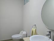 Renta amplia casa seminueva en La Calera