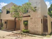 RENTA CASA 3 HAB Y PISCINA EN PRIVADA MONTES DE AME ZONA...