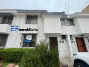 RENTA CASA A UN COSTADO DEL COLEGIO TERESIANO