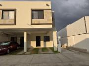 RENTA CASA AMUEBLADA CONDOMINIO HACIENDA DE LA LUZ QRO