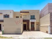 Renta Casa Amueblada Viñedos: 3 Rec, Jardín, Cochera Doble