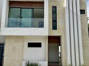 Renta Casa Aqua Residencial, Cancún