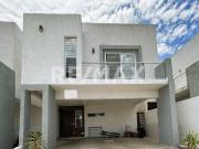 RENTA CASA CON AMPLIO JARDIN