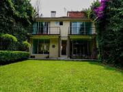 Renta casa con jardin en Zona San Angel Clzd. Desierto...