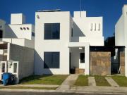 RENTA CASA CON PANELES SOLARES Gran Santa Fe Norte