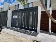 renta casa de 3 recamaras con piscina y paneles solares