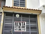 RENTA Casa de 3 Recámaras en Privada en Jardines Del...