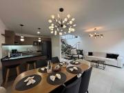 Renta Casa de tres dormitorios en conjunto privado en...