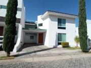 RENTA CASA EN COTO ZONA BOSQUES SANTA ANITA