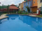 Renta Casa en Cuernavaca condominio con alberca y jardín...