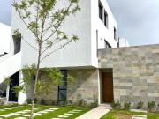 Renta Casa en Cumbres del Lago