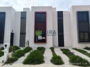 RENTA CASA EN EL PONIENTE DE LA CIUDAD, EN SALIDA...