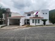 RENTA Casa EN ESQUINA Fracc. VALLE DE BOSQUENCINOS...