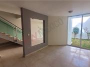 Renta Casa en Lomas 3a, a unos pasos del Raquet a un...