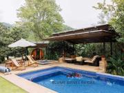 Renta casa en Malinalco, con alberca y gran jardín