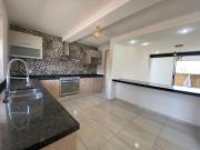 RENTA CASA EN SAN ISIDRO JURIQUILLA CONDOMINIO CON ALBERCA