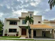 RENTA CASA EN VILLA MAGNA CANCUN AUTOSUSTENTABLE