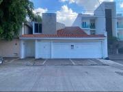 RENTA CASA EN VILLA UNIVERSIDAD