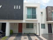 RENTA CASA EN ZONA REAL