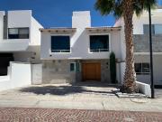 Renta Casa Juriquilla Fraccionamiento Cumbres del Lago