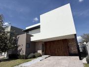 Renta casa LA ESPIGA Querétaro 4 Recamaras una en PB