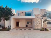 Renta casa Mérida en cierzo residencial Margaritas Cholul