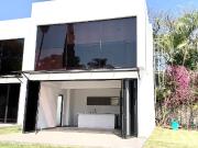 Renta Casa Nueva con jardín en Condominio en...