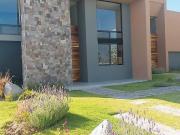 RENTA CASA NUEVA EN LA CAMPI?A DEL BOSQUE