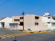 Renta CASA para oficinas, esquina, Fracc Costa de Oro