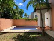 RENTA CASA SIN MUEBLES EN CAMPESTRE CANCUN DE 5 RECAMARAS