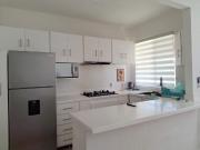 RENTA CASA SIN MUEBLES EN SELVA ESCONDIDA