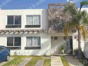 RENTA Casa Sola Semi nueva en Residencial Bosques de... RENTA Casa Sola Semi nueva en Residencial Bosques de...