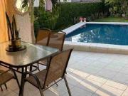 Renta casa un nivel amueblada con alberca y Seguridad....