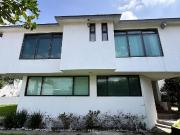 Renta casa y descubre tu nuevo hogar en Loma de Valle...