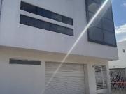 Renta cuarto con baño. Barreal. UDLAP