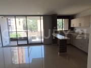 Renta de Apartamento en Conquistadores, a media cuadra...