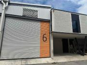 Renta de bodega con oficina