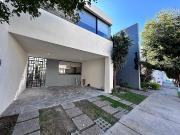 RENTA DE BONITA CASA EN PUNTA DEL ESTE