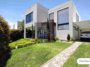 Renta de Casa Amplia de 3 dormitorios, Sector Tumbaco,...