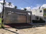 Renta de Casa Amueblada con 4 habitaciones en calle...