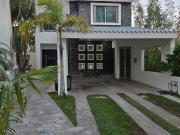 Renta de casa amueblada en Isla Dorada Cancún