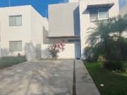 VENTA/RENTA de CASA AMUEBLADA en Privada SALOMEA,...