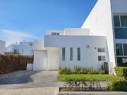 renta de casa amueblada lomas de Angelópolis