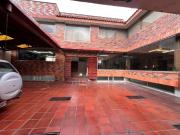 Renta de Casa Comercial de tres pisos sobre la Av.OCCIDENTAL