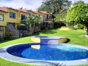 Renta de Casa con Alberca y Seguridad en Burgos...