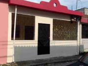 Renta de casa de 1 planta Mucho Lote 1 cerca de colegio...