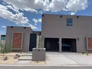 RENTA DE CASA EN CAMPOS ELISEOS DE UN PISO