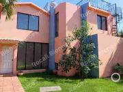 RENTA DE CASA EN CONDOMINIO CON JARDÍN PRIVADO