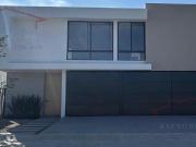 RENTA DE CASA EN EL MOLINO CONDOMINIO XIII RENTA DE CASA EN EL MOLINO CONDOMINIO XIII